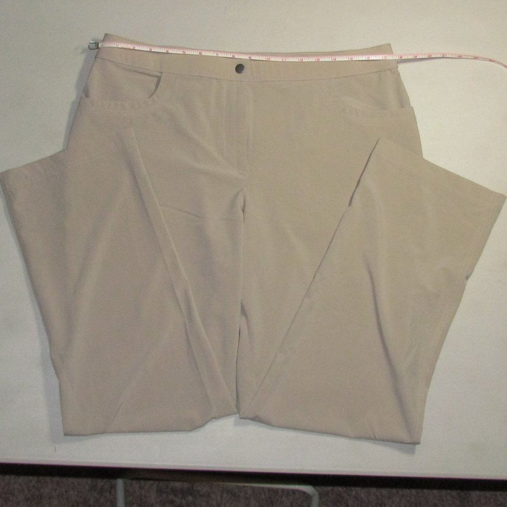 SZ 2.5 (L 14) Chico’s Weekends khaki cargo pant